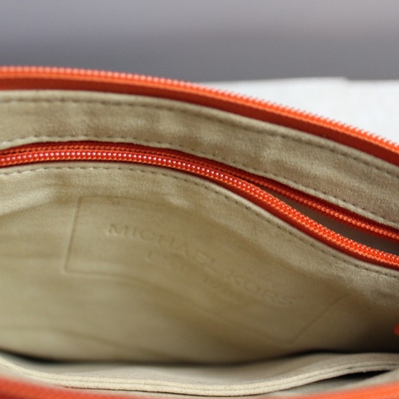 Michael Kors Neoprene Crossbody bag - Picture 5 of 6